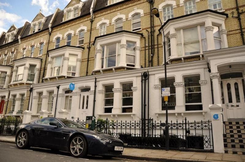 The W14 Kensington Hotel London Exterior photo