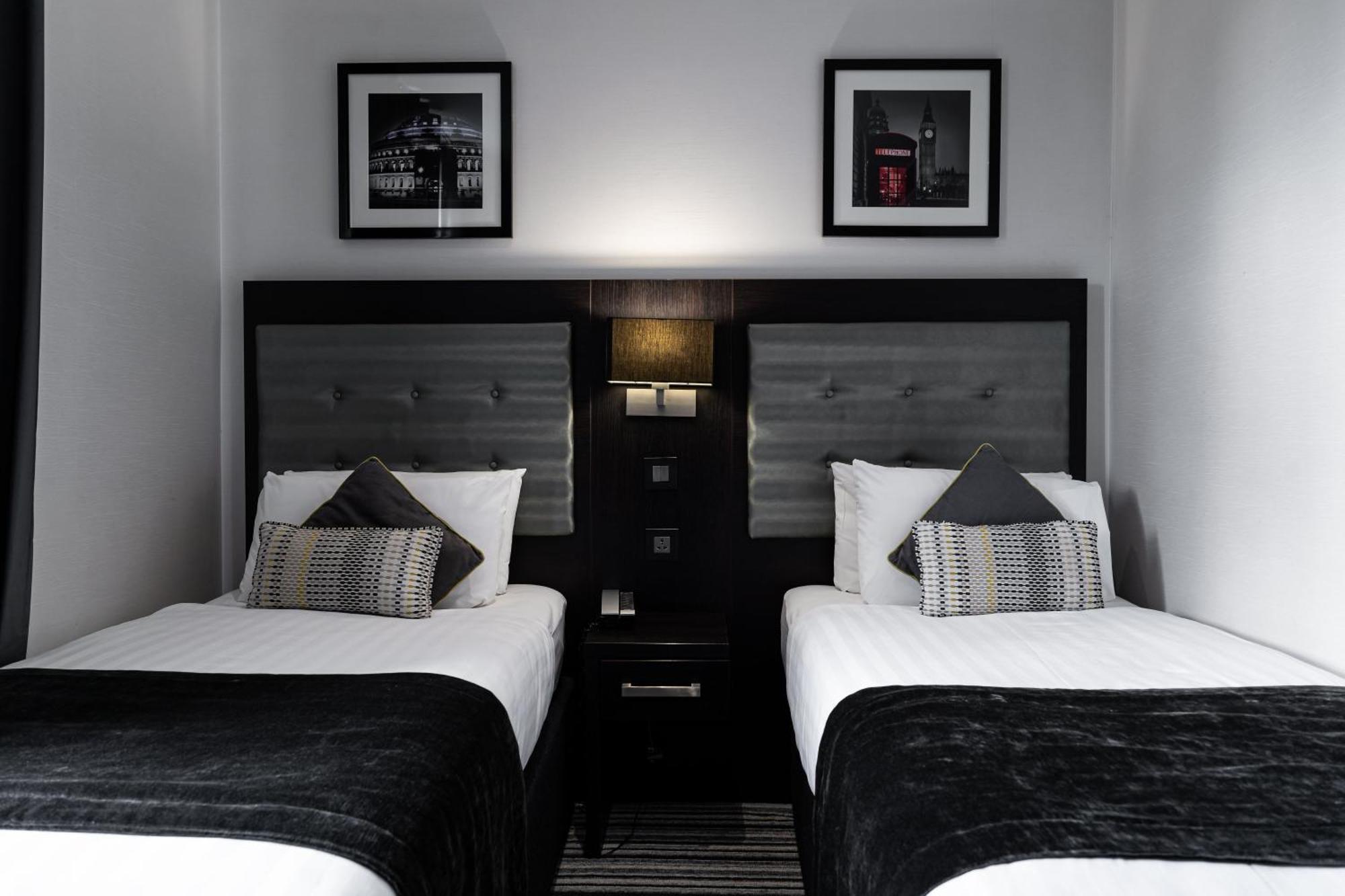 The W14 Kensington Hotel London Exterior photo