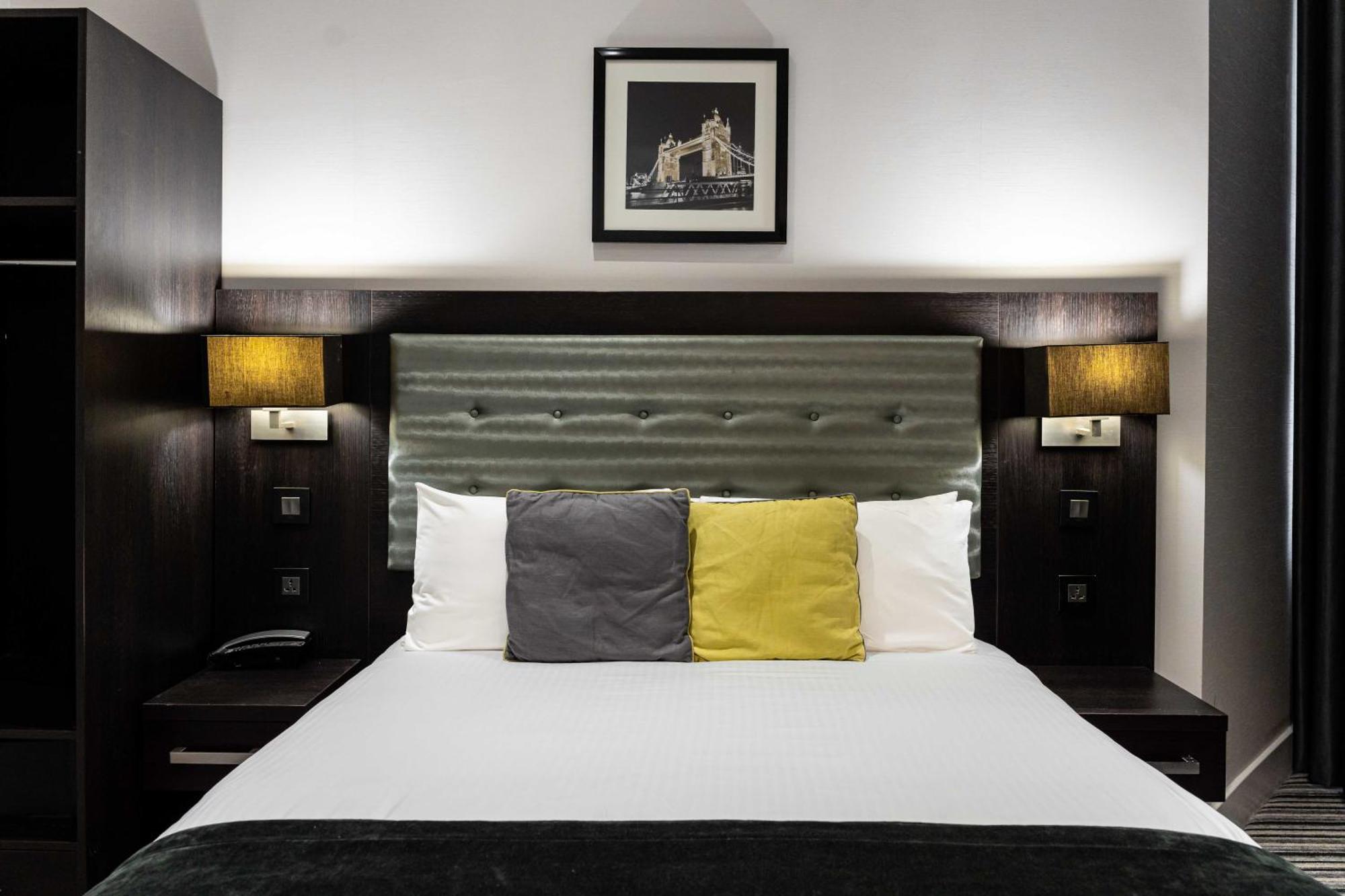 The W14 Kensington Hotel London Exterior photo