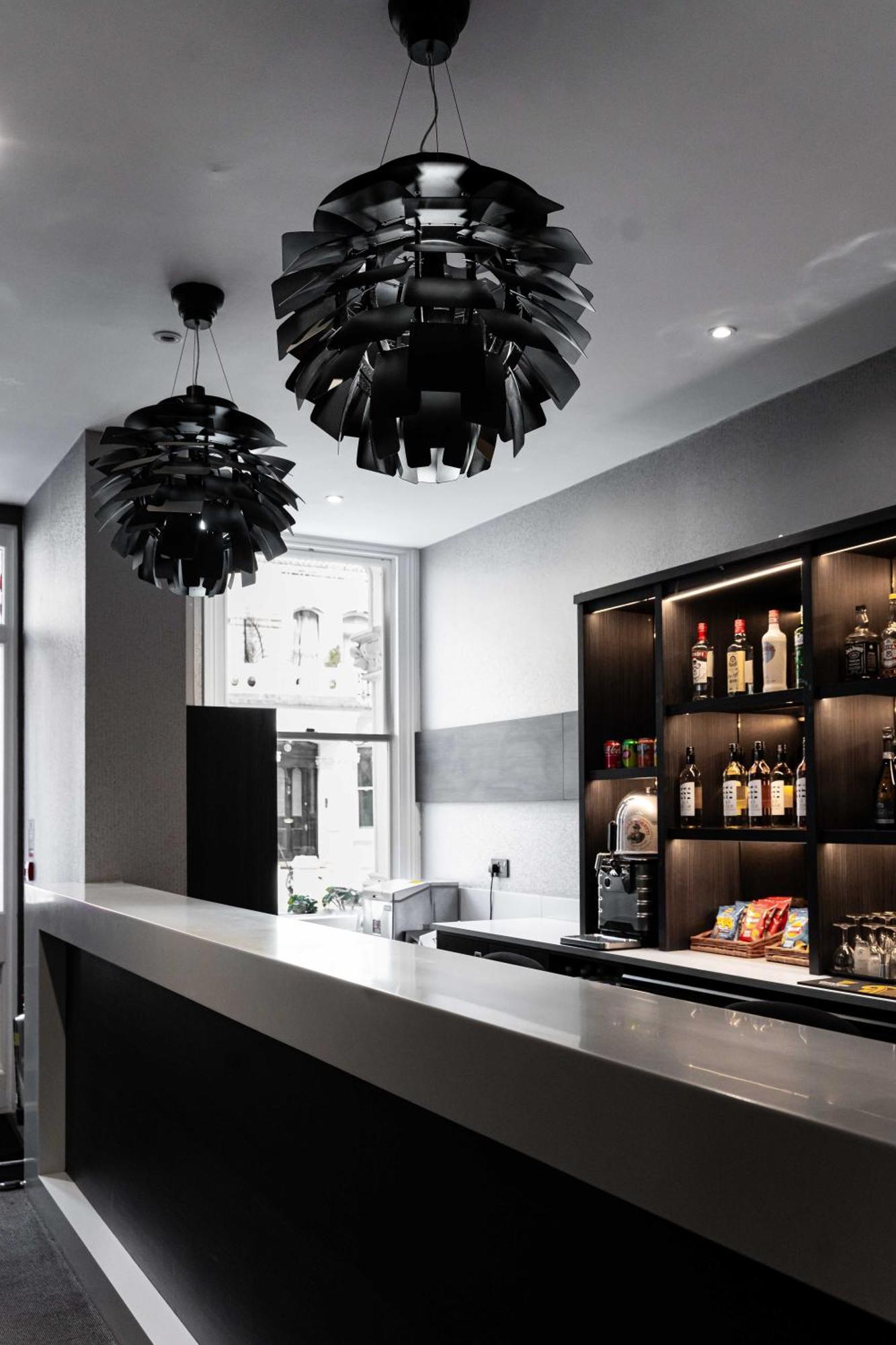The W14 Kensington Hotel London Exterior photo