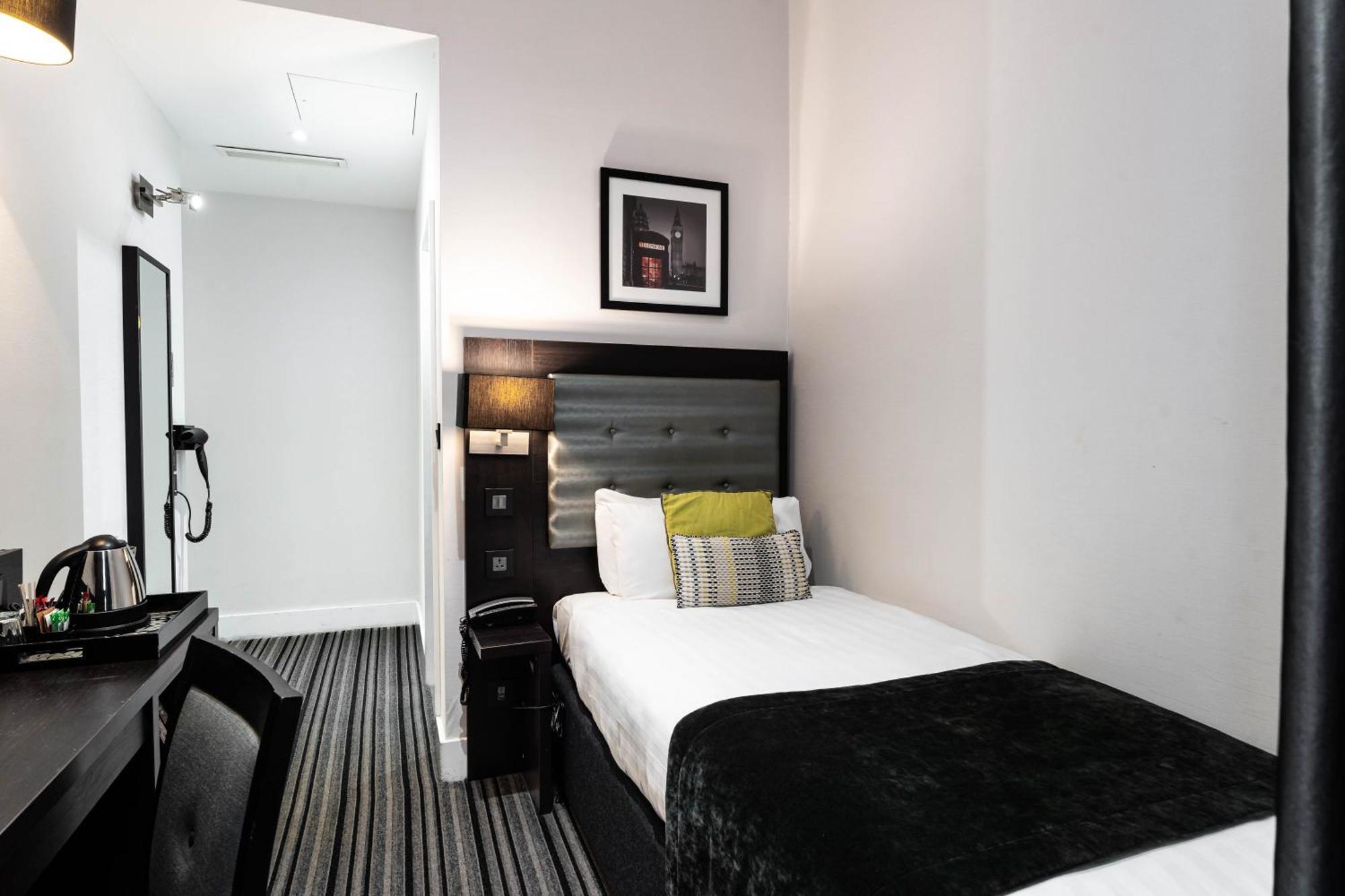 The W14 Kensington Hotel London Exterior photo