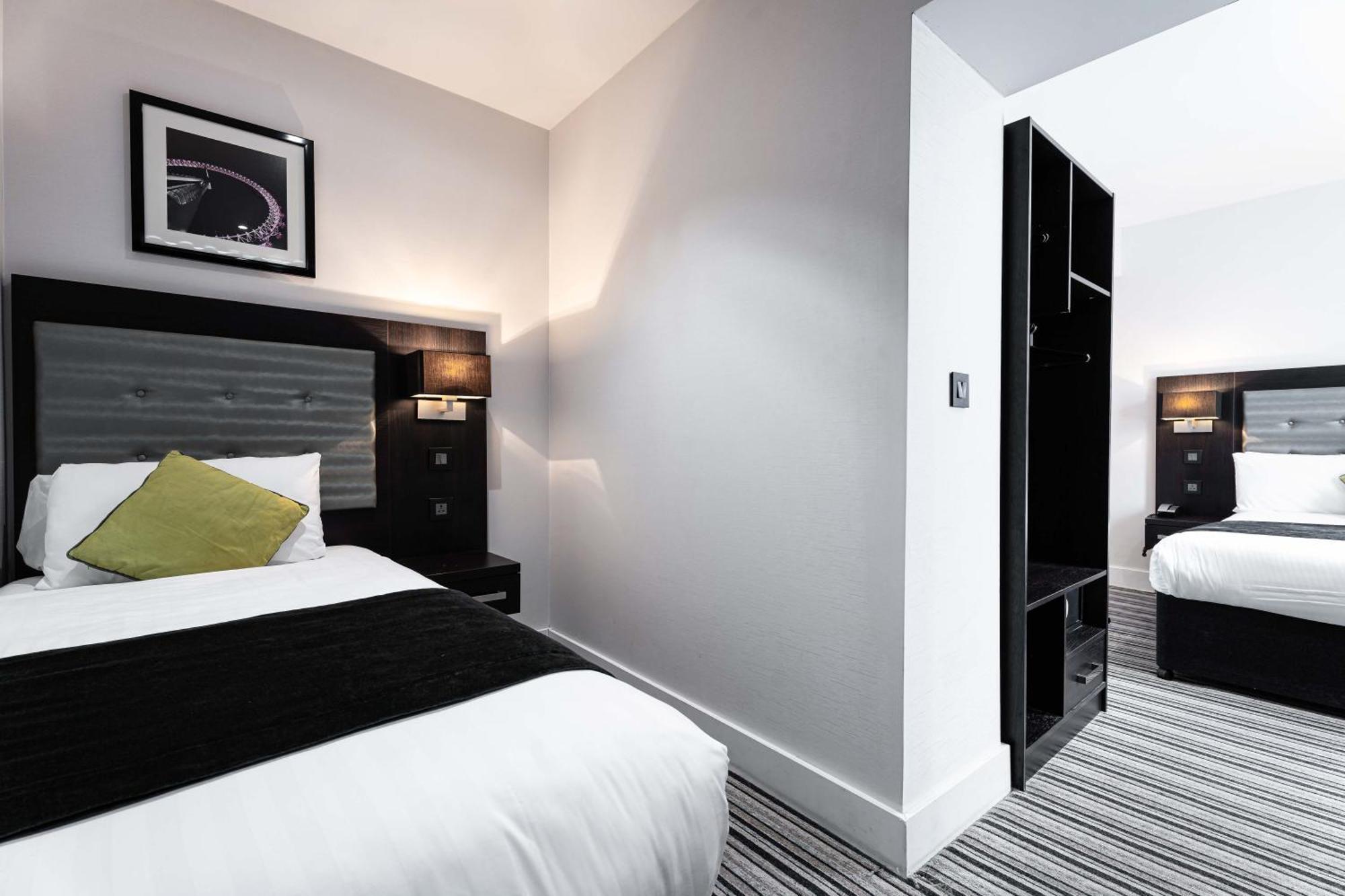 The W14 Kensington Hotel London Exterior photo