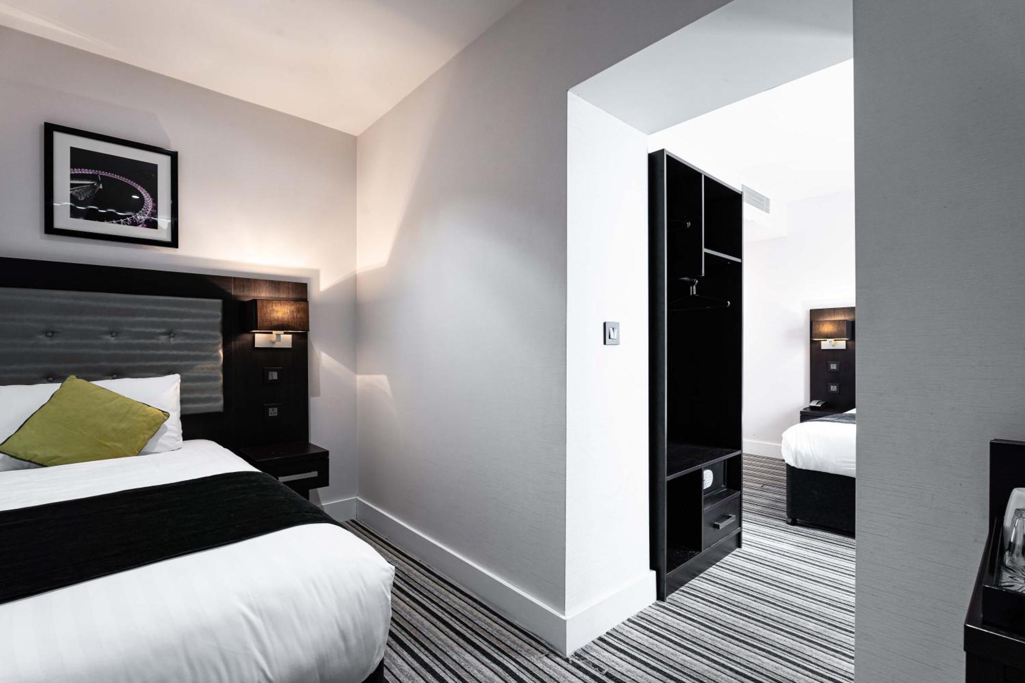 The W14 Kensington Hotel London Exterior photo
