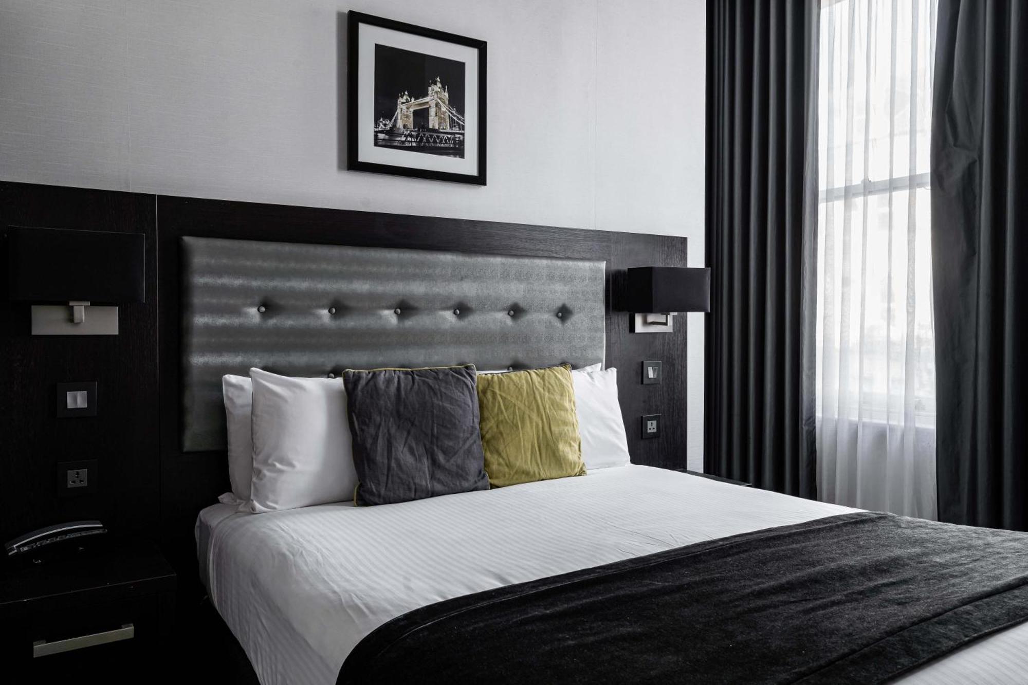 The W14 Kensington Hotel London Exterior photo