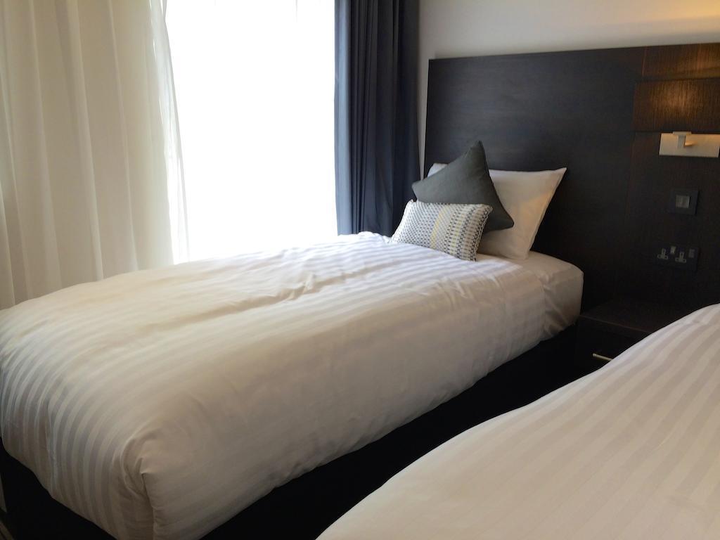 The W14 Kensington Hotel London Exterior photo