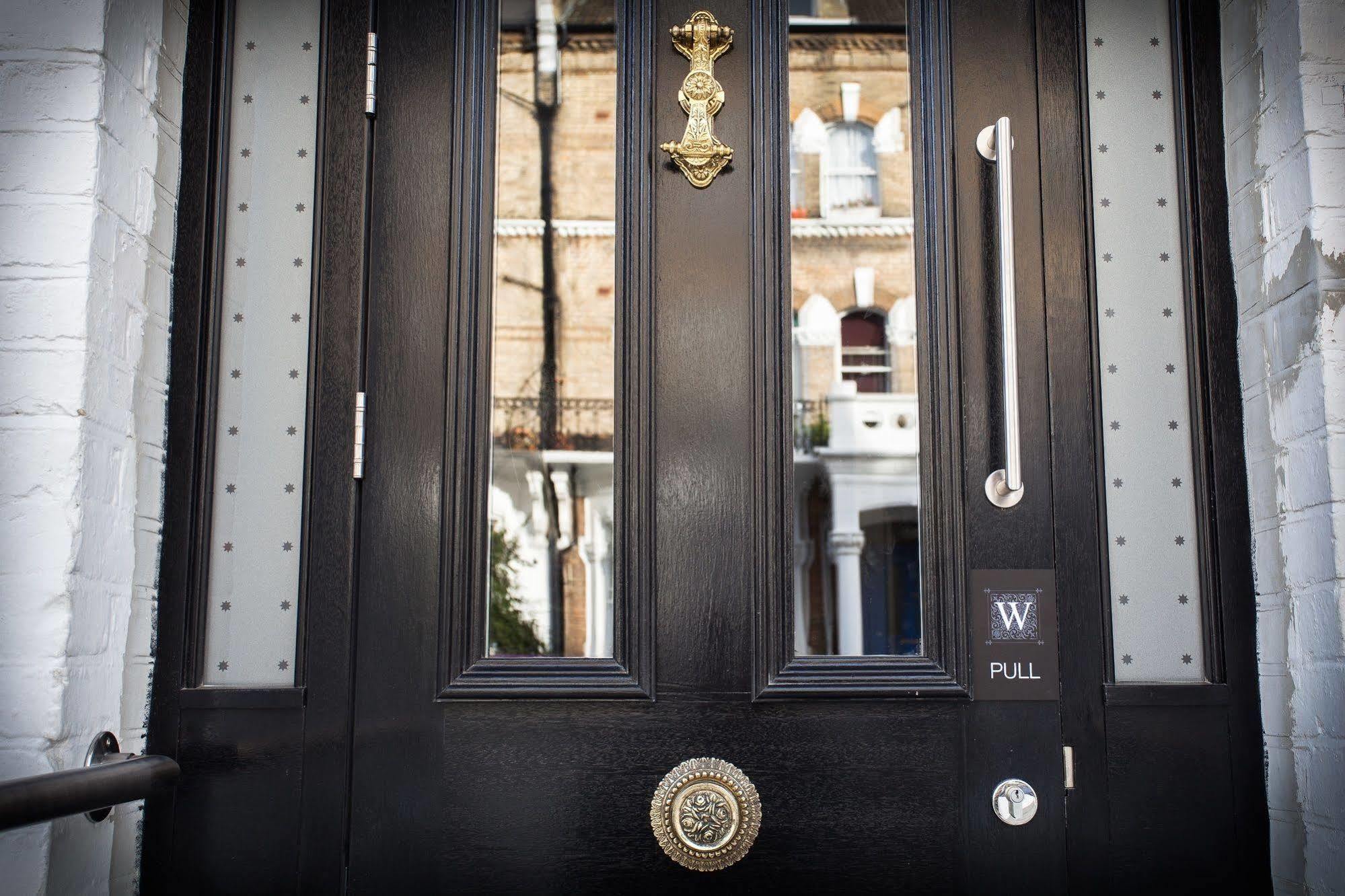 The W14 Kensington Hotel London Exterior photo